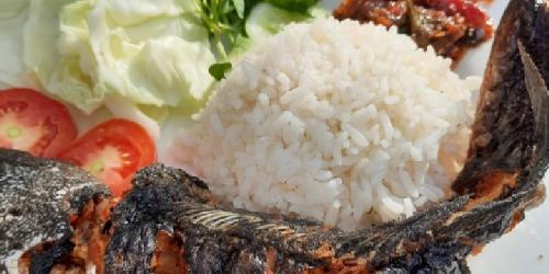 Warung Makan Andalan: Rasa Autentik yang Menggugah Selera di Jantung Cilacap